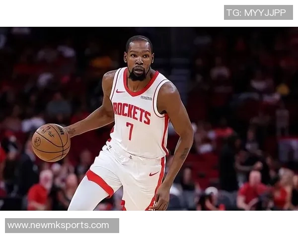 乌度卡强调杜兰特在年轻球队中应更积极发声以引领队友成长 乌度卡强调杜兰特在年轻球队中应更积极发声以引领队友成长