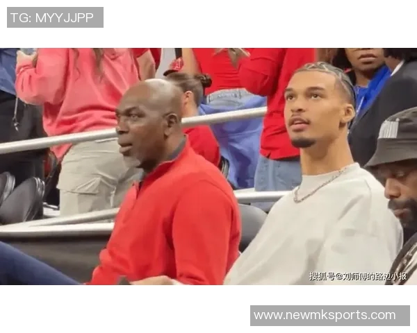 奥拉朱旺透露文班亚马渴望学习脚步技巧并愿意向他请教秘诀 奥拉朱旺透露文班亚马渴望学习脚步技巧并愿意向他请教秘诀