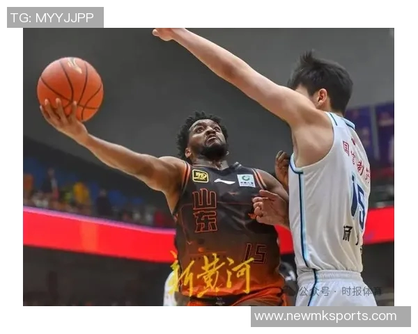 克里斯表现出色13投8中砍下23分8篮板2助攻1盖帽助球队获胜 克里斯表现出色13投8中砍下23分8篮板2助攻1盖帽助球队获胜