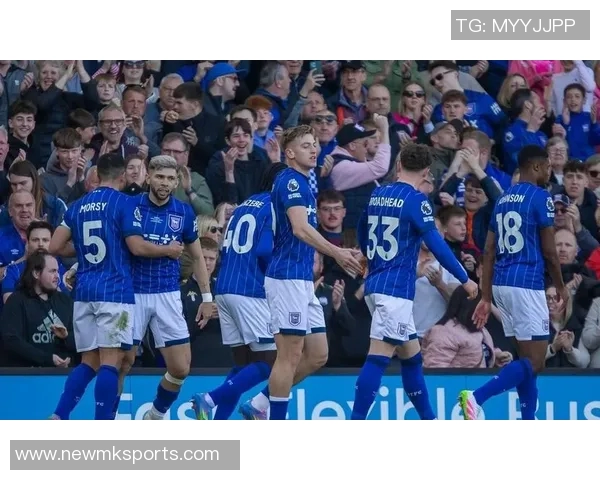 英超俱乐部加大力度争夺年轻天才甚至限制球探接触家长