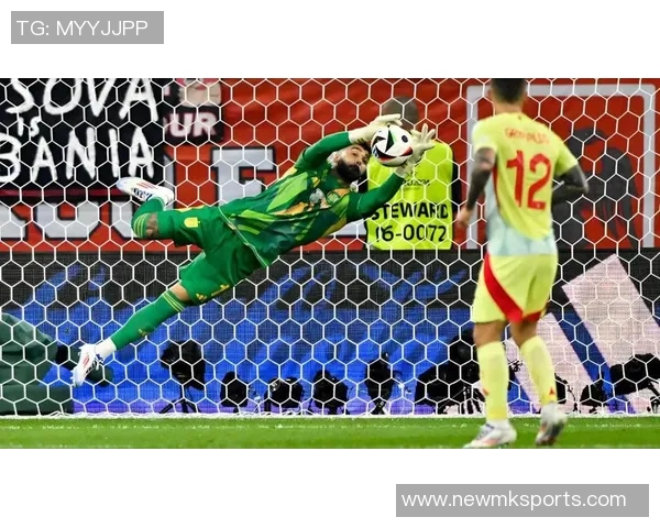 西蒙斯6500万转会热刺表现失常英超9场无进球惨遭北伦敦德比完败 西蒙斯6500万转会热刺表现失常英超9场无进球惨遭北伦敦德比完败