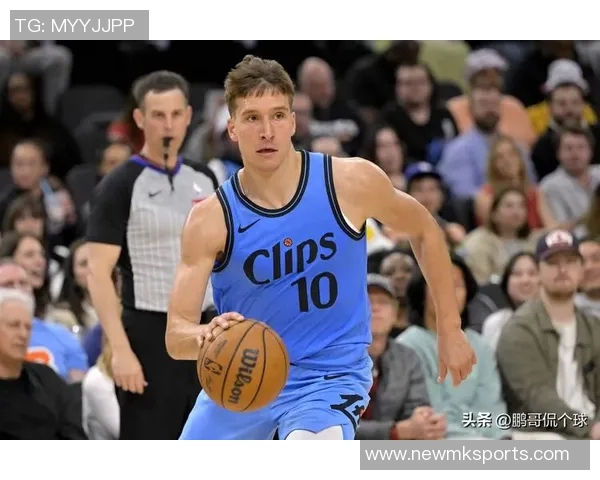 小卡表现出色半场16分4板助球队争胜